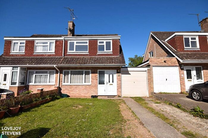 3 Bedroom Semi-Detached House To Rent In Herons Way, Thatcham, RG19
