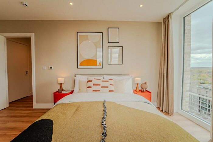 2 Bedroom Flat To Rent In Flat, Cherry Orchard Road, Croydon, London, CR0