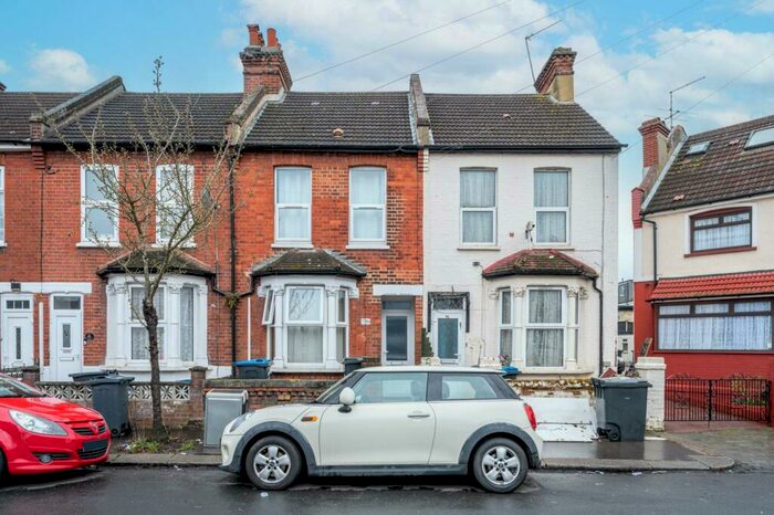 2 Bedroom Terraced House To Rent In Penshurst Road, Thornton Heath, CR7