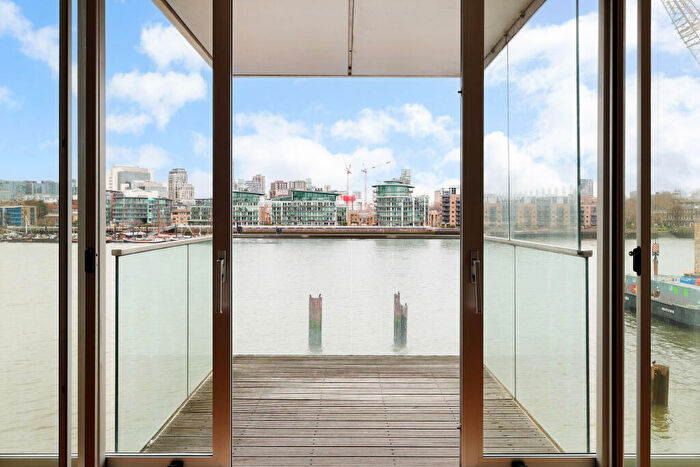 2 Bedroom Flat For Sale In Bermondsey Wall West, London, SE16