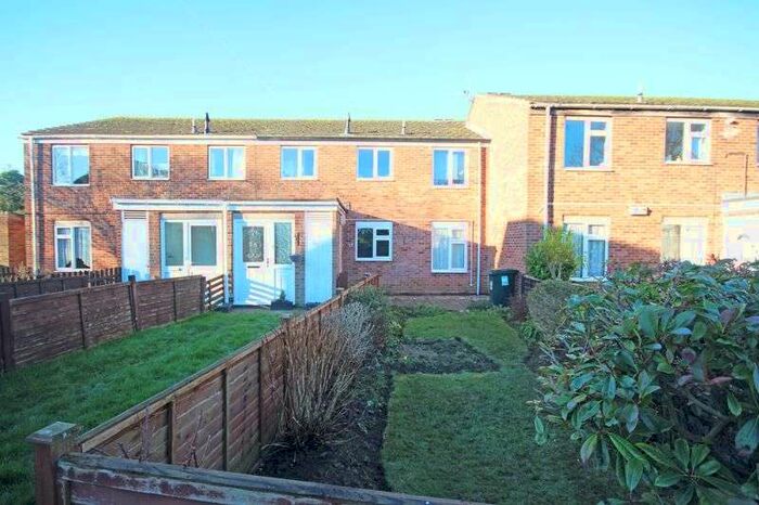 2 Bedroom Property For Sale In Beverley Close, Holton Le Clay, DN36