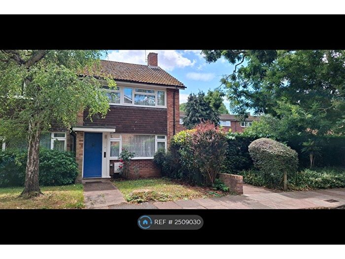 4 Bedroom End Of Terrace House To Rent In Breamwater Gardens, Richmond, TW10