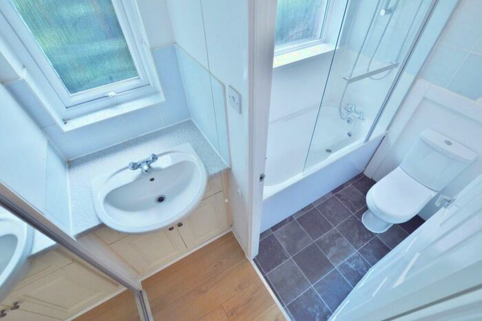 Studio To Rent In Elmley Close, London, E6