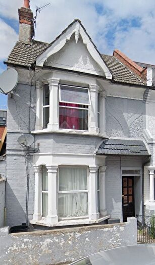 4 Bedroom End Terrace House To Rent In Valnay Street, SW17