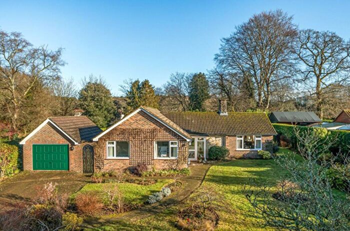 3 Bedroom Bungalow For Sale In Kiln Way, Grayshott, Hindhead, Hampshire, GU26