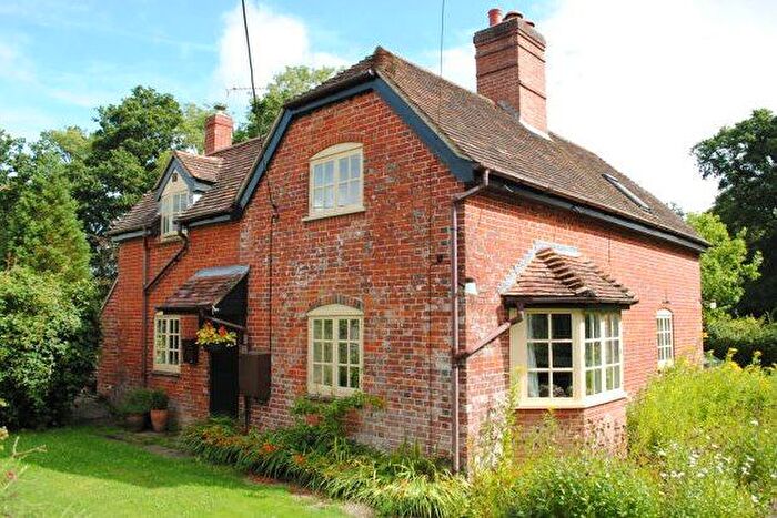 3 Bedroom Property To Rent In Kewlake Cottages, Southampton, SO40