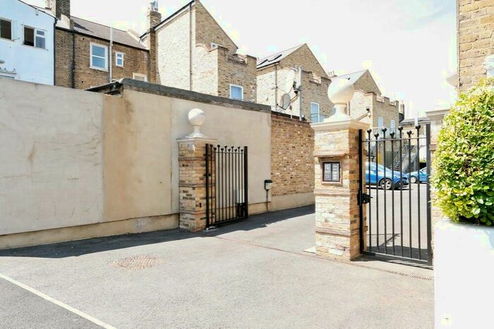 2 Bedroom Flat To Rent In Enid Blyton Court, Landells Road, London, SE22