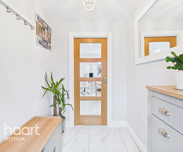 3 Bedroom End Of Terrace House For Sale In Dunlin Close, Heybridge, CM9