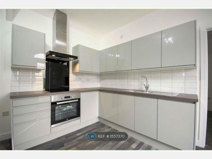 1 Bedroom Flat To Rent In Vyrnwy House, Llansanffraid, SY22