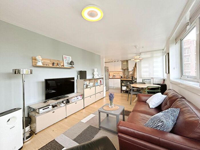 2 Bedroom Flat To Rent In Snowman House, Abbey Road, London, NW6