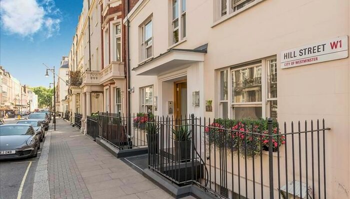 Studio To Rent In Hill Street, London, W1J