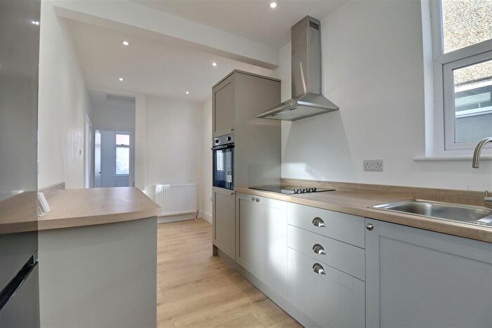 2 Bedroom Semi Detached Bungalow For Sale In Malvern Road, Gosport, PO12