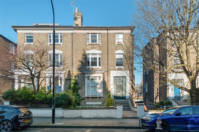 1 Bedroom Apartment For Sale In King Henry's Road, London, NW3