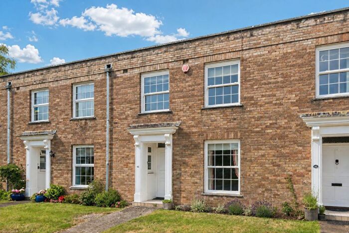3 Bedroom Terraced House For Sale In Courtenay Place, Lymington, SO41