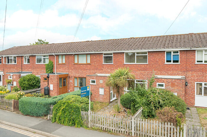 3 Bedroom Terraced House For Sale In Summers Road, Farncombe, Surrey, GU7