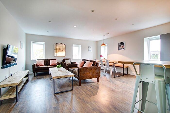 7 Bedroom Flat To Rent In Peel Street, Nottingham, NG1