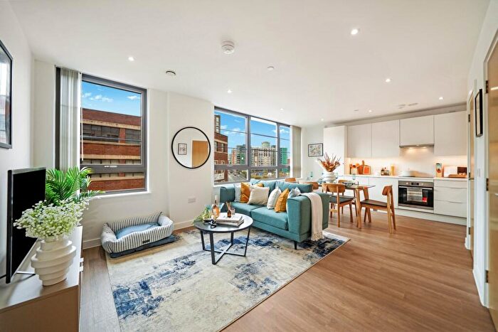 2 Bedroom Apartment To Rent In Sherlock Quarter, B5