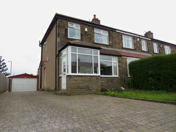 3 Bedroom House To Rent In Newlands Grove, Halifax, HX3