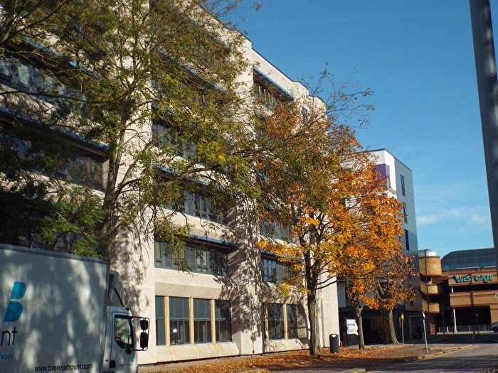 2 Bedroom Flat To Rent In Skyline House, Stevenage, SG1