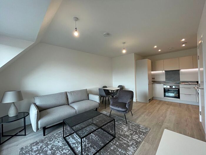 1 Bedroom Flat To Rent In St. Albans Road, Watford, WD24