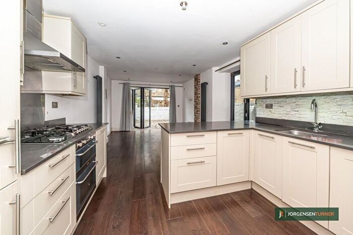2 Bedroom Flat For Sale In Bradiston Road, Maida Vale, W9