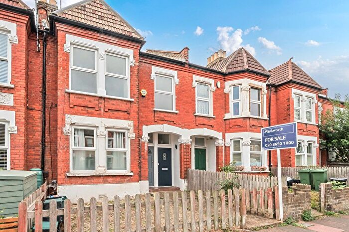 2 Bedroom Maisonette For Sale In Marlow Road, London, SE20