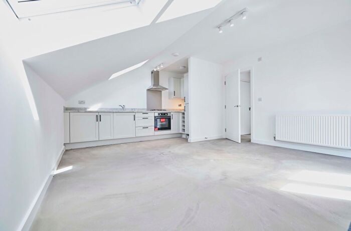 1 Bedroom Flat For Sale In Heys Road, Prestwich, M25