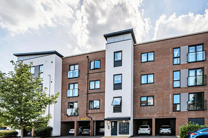 Property For Sale In Elvian Close, Reading, Berkshire, RG30