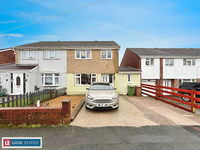 4 Bedroom Semi Detached House For Sale In Shannon Close, Pontllanfraith, NP12