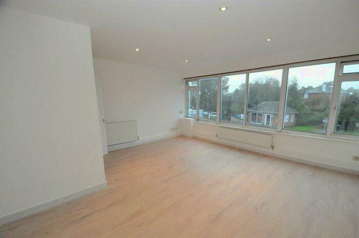 3 Bedroom Flat To Rent In Station Road, Pinhoe, Exeter, EX1