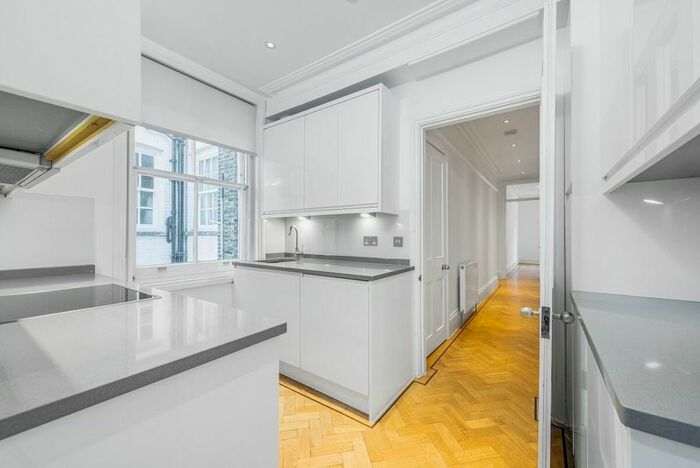 2 Bedroom Flat To Rent In Marylebone High Street, London, W1U