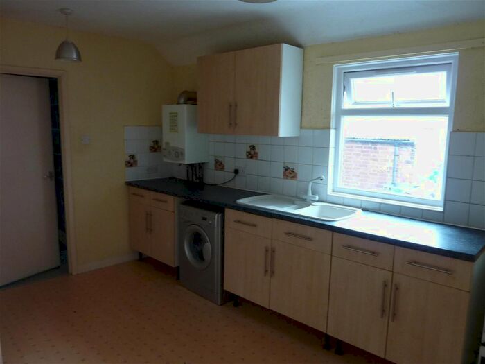2 Bedroom Flat To Rent In Whitley Street, Reading, RG2