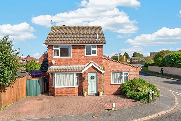 4 Bedroom Detached House For Sale In Bowland Drive, Barton Seagrave, NN15