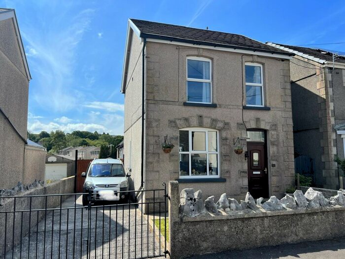 3 Bedroom Detached House For Sale In Glyn Road, Lower Brynamman, Ammanford, Carmarthenshire., SA18