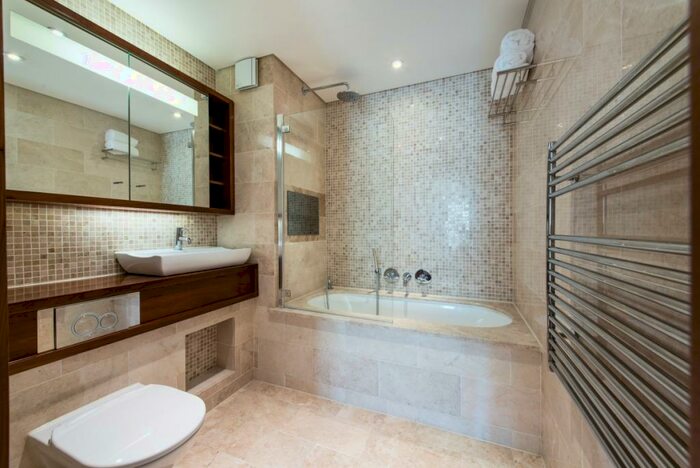 2 Bedroom Apartment To Rent In Baker Street London, NW1