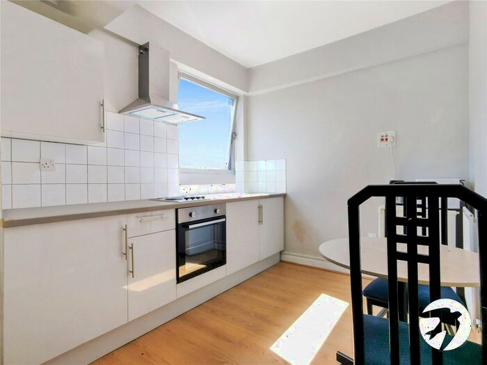 3 Bedroom Flat To Rent In Swanley Centre, Swanley, Kent, BR8