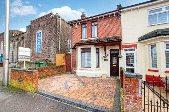 3 Bedroom End Of Terrace House For Sale In Manor Road North, Southampton, Hampshire, SO19