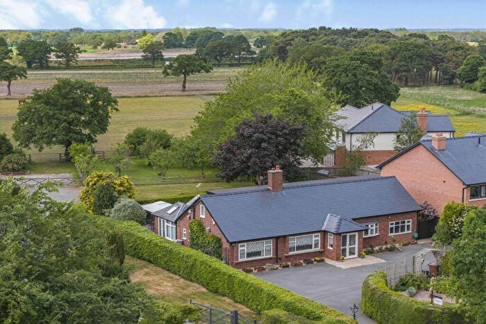 4 Bedroom Detached House For Sale In Twemlow Lane, Cranage, CW4