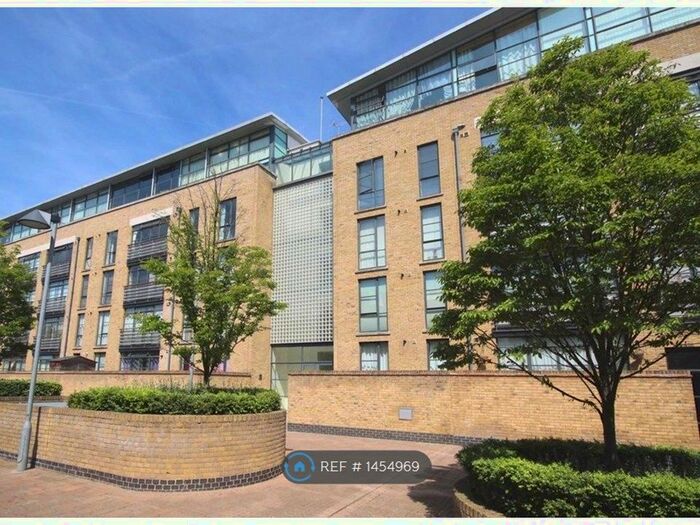 1 Bedroom Flat To Rent In Town Meadow, London, TW8