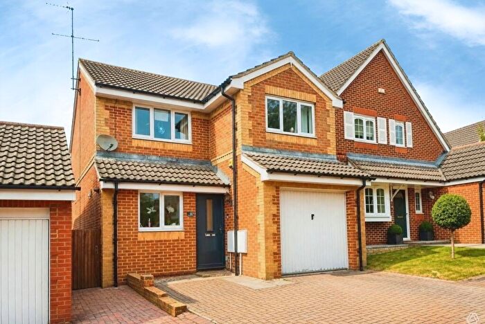 3 Bedroom Detached House For Sale In Walsh Avenue, Warfield, Bracknell, Berkshire, RG42