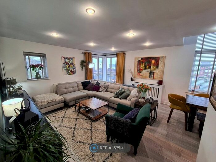 2 Bedroom Flat To Rent In Hopkinson Court, Chester, CH1