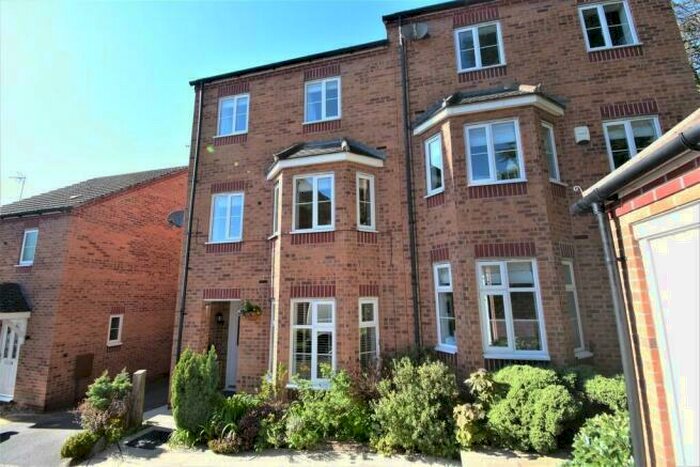 4 Bedroom Semi-Detached House To Rent In Highfields Park Drive, Derby, DE22