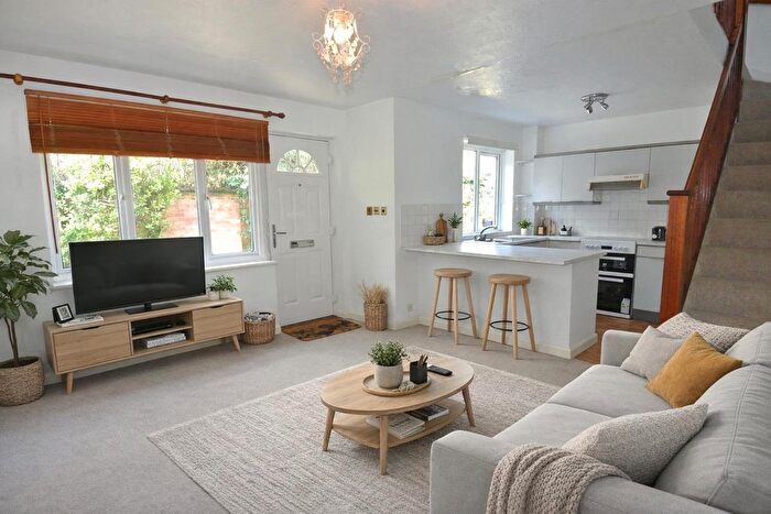 1 Bedroom Terraced House For Sale In Windermere Close, Egham, TW20