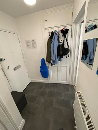 1 Bedroom Flat For Sale In Larchwood House, Baywood Square, Chigwell, Essex, IG7