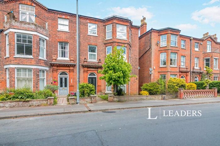 2 Bedroom Flat To Rent In North Parade, Lowestoft, Suffolk, NR32