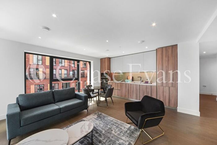 2 Bedroom Flat To Rent In Heygate Street, Park & Sayer, Elephant And Castle, London, SE17