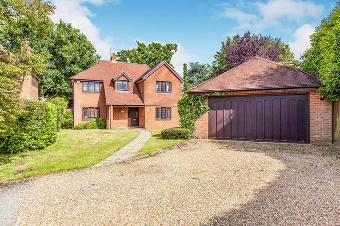 5 Bedroom Detached House To Rent In Kinghorn Park, SL6