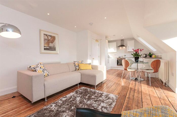 2 Bedroom Flat To Rent In Granville Terrace, Edinburgh, EH10