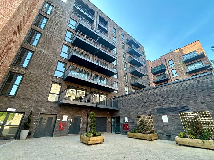 2 Bedroom Flat To Rent In Canal Street, Campbell Park, MK9