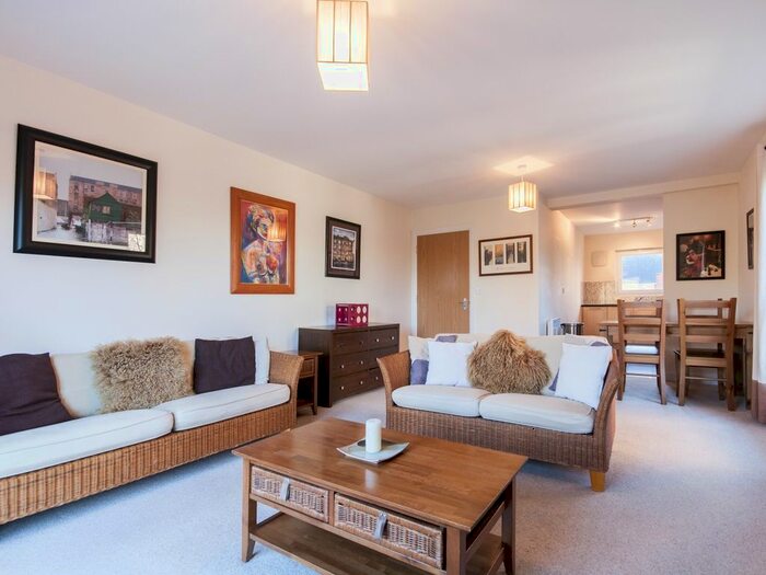 2 Bedroom Flat To Rent In Leander Way, Oxford, OX1